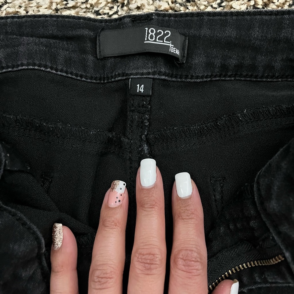 1882 denim Women's Black Jeans - Picture 4 of 7